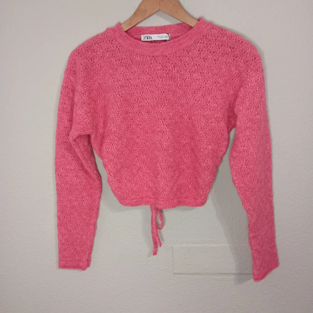 Zara blogger's favorite open back wool blend knit cropped sweater
